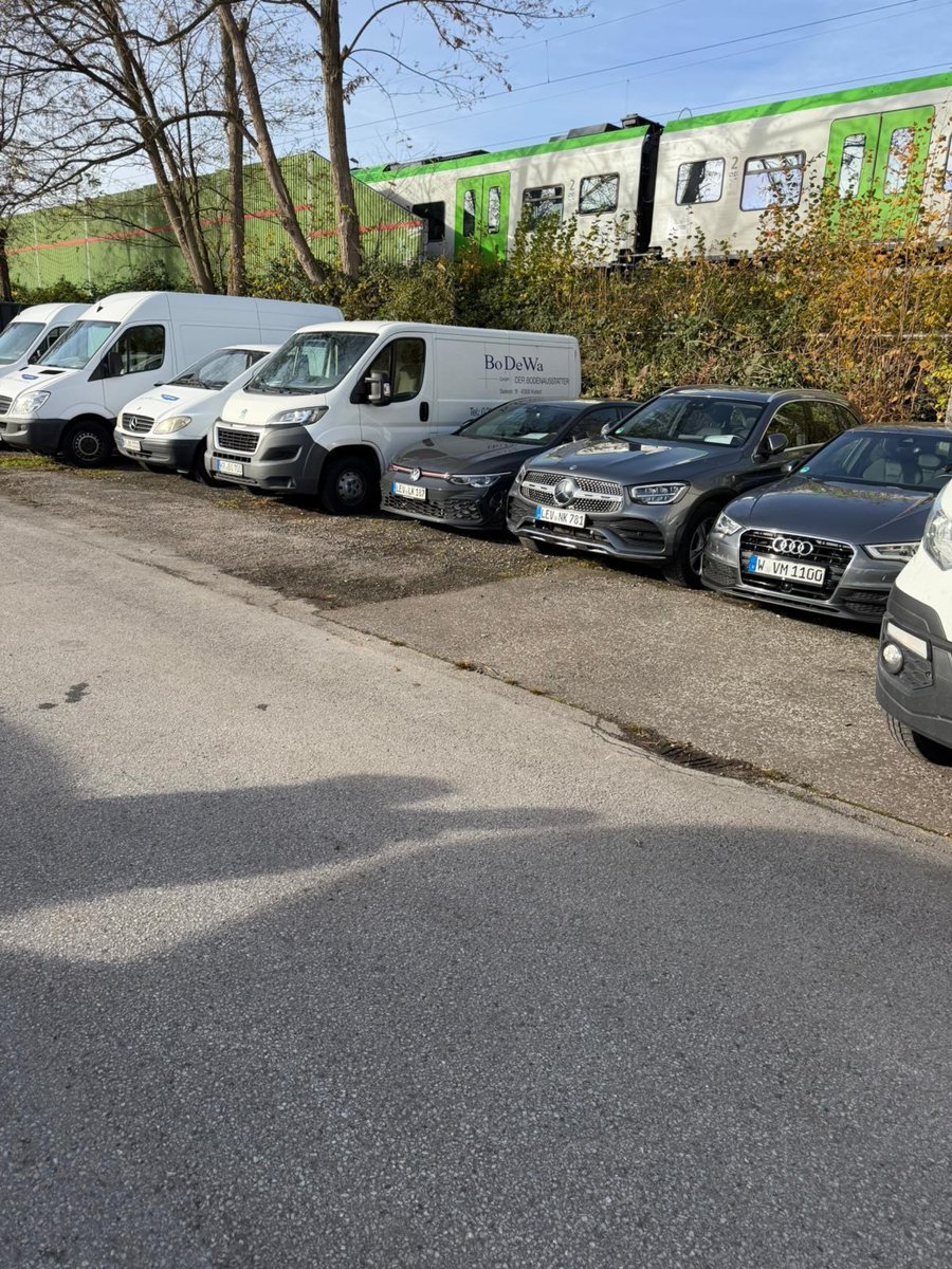 Fahrzeugfoto 03 – Ansicht eines zum Verkauf stehenden Kraftfahrzeugs