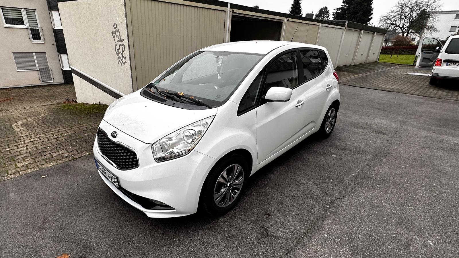 Fahrzeugfoto 18 – Ansicht eines zum Verkauf stehenden Kraftfahrzeugs