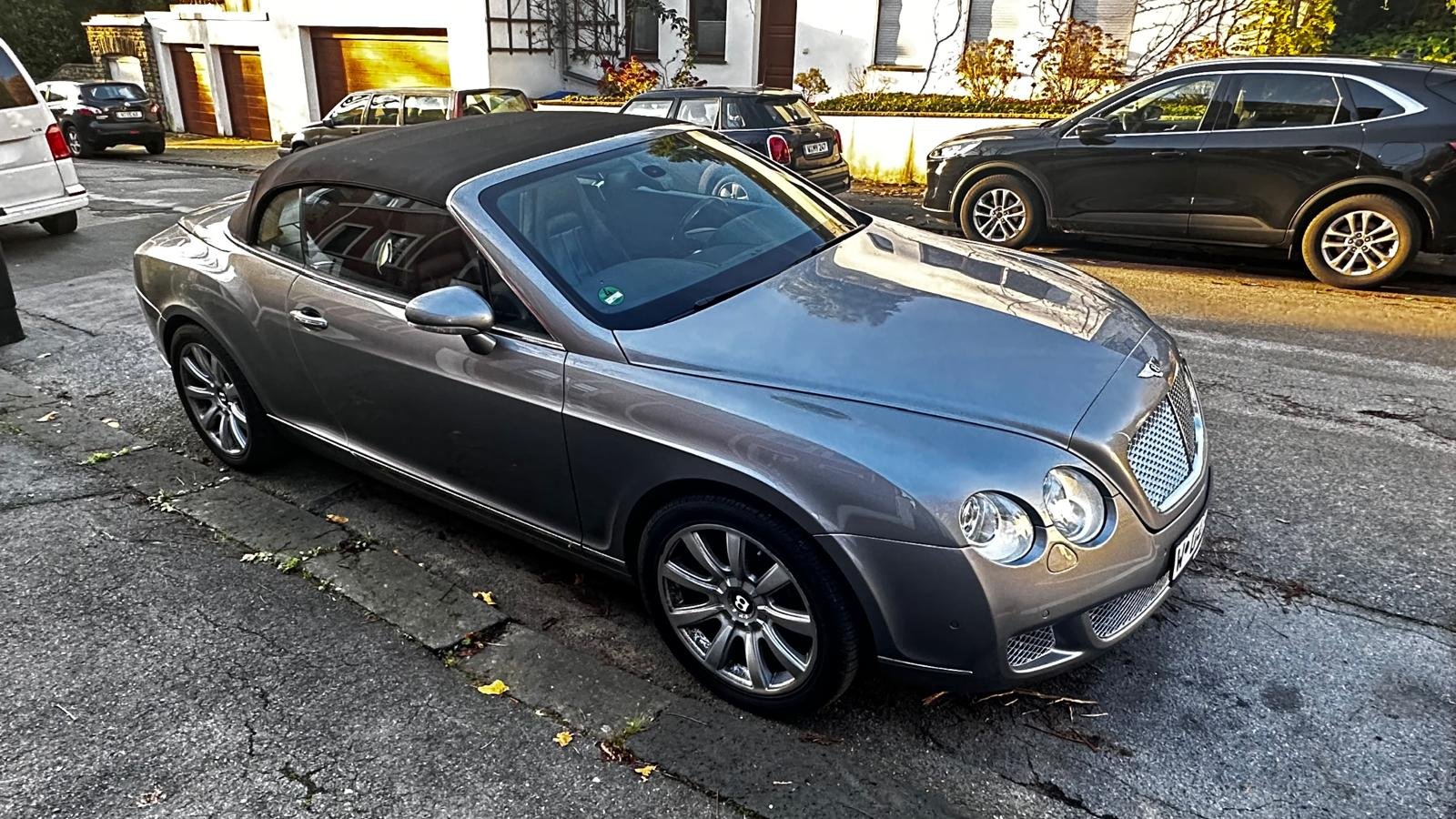 Fahrzeugfoto 20 – Ansicht eines zum Verkauf stehenden Kraftfahrzeugs